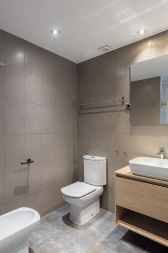 Bathroom 5, Cosmo Apartments Casanova, Barcelona