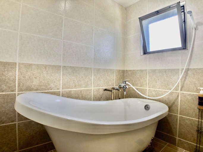 Bathroom 3, Condominium Rob Cond, Naha