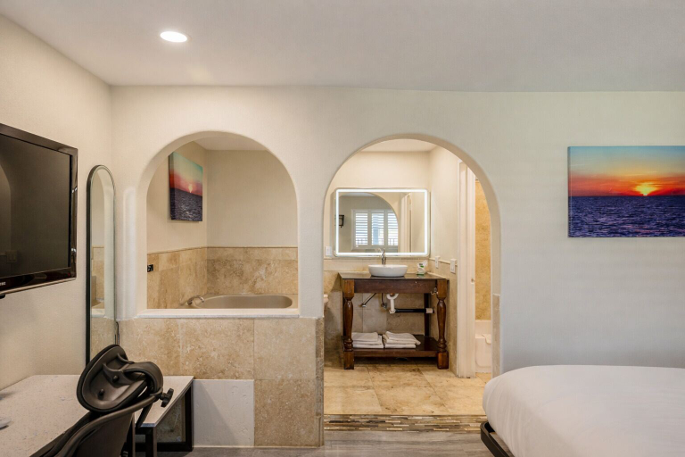 Room 4, Avenida VIctorville by Aurelia, San Bernardino