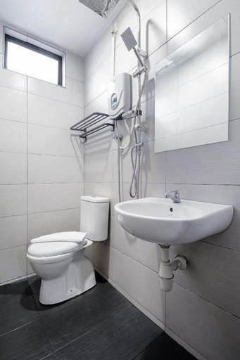 Bathroom 5, Hako Xpress Tampoi, Johor Bahru