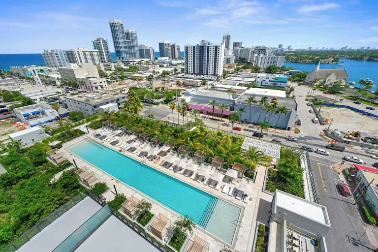 Pool 5, NOK Classy 2BR in Miami Beach, Miami-Dade