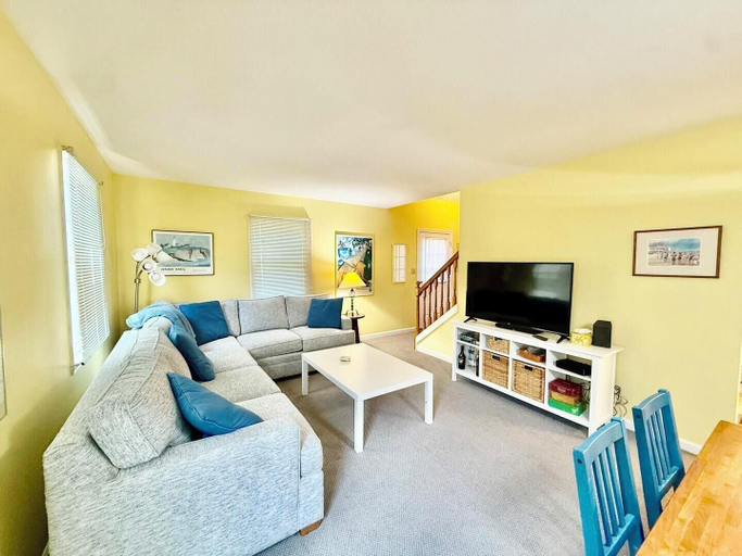 Others 5, King Charles Avenue 408 #1, Sussex