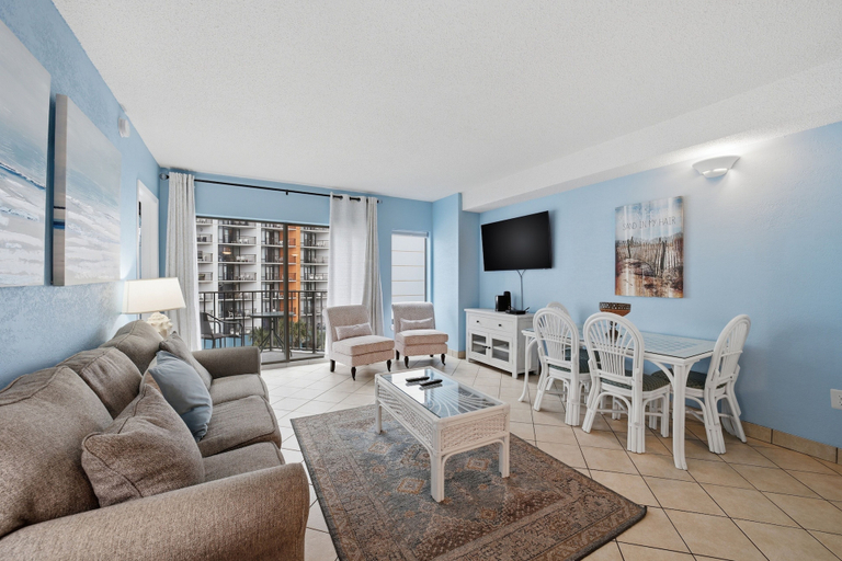 Living area 2, A Coastal Paradise - Beachfront - Gym - Pool, Horry
