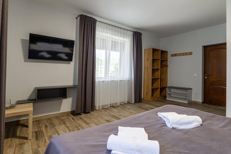 Bedroom 2, Family Residence, Iaremchans'ka