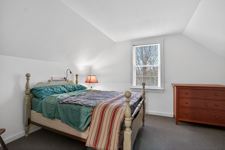 Room 4, Forest Backdrop Midcoast Maine Quiet Escape 3 Bedroom Home, Lincoln