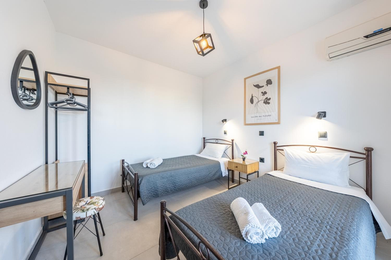 Bedroom 4, Roys Blu Hotel, Ionian Islands