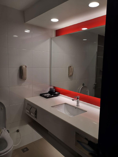 bathroom 18