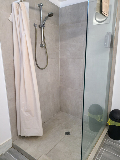 Bathroom 5, The Cooks Oasis, Rorotonga
