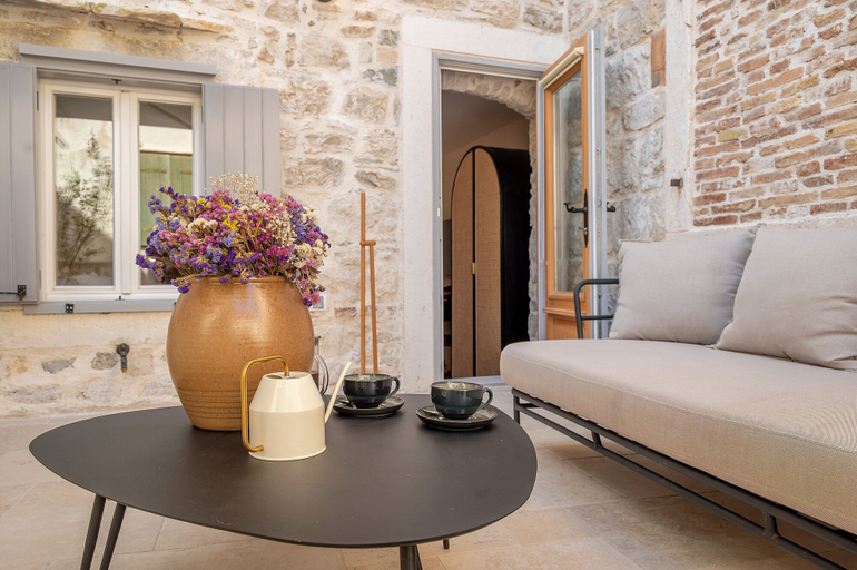 Interior 3, Heritage Boutique apartment with terrace, Kaštela