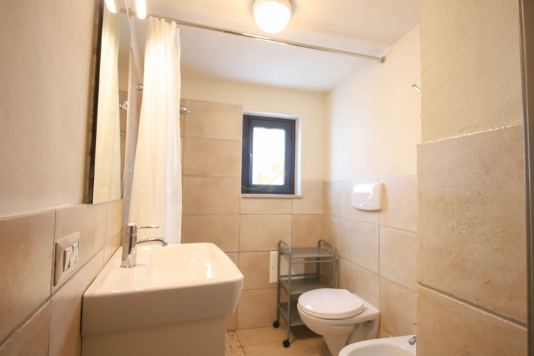 Bathroom 3, TD Trulli Albapetra Pool & Olive Trees, Bari