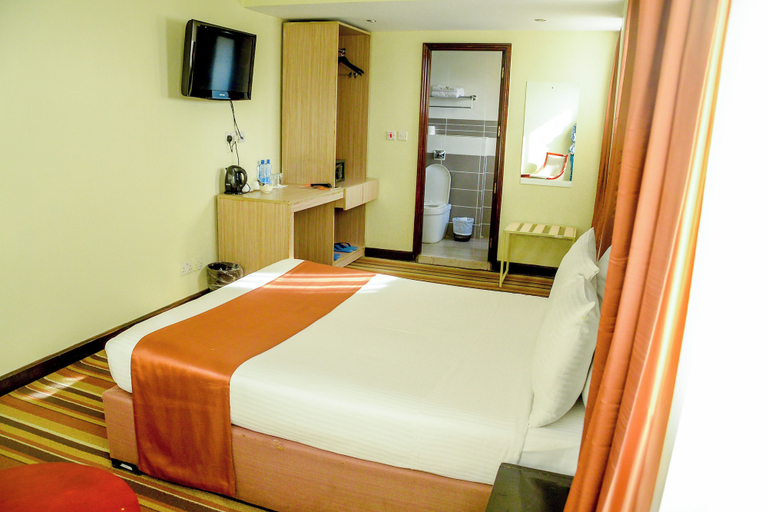 Bedroom 4, The Clarion Hotel, Starehe
