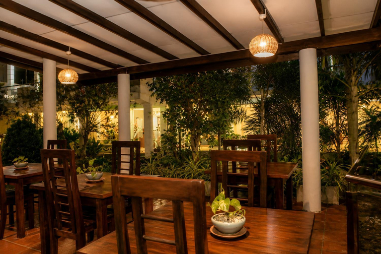 Food & Drinks 4, Queens Beach Hotel, Tangalle