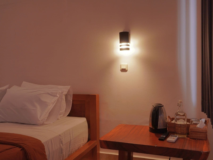 Room 2, Soka Suarsena, Gianyar