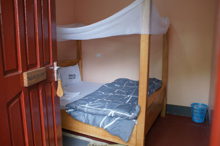 Room 2, Tuvela Safari Park, Meru