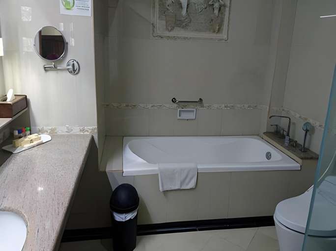 Bathroom 3, Seruni Hotel Gunung Salak, Bogor