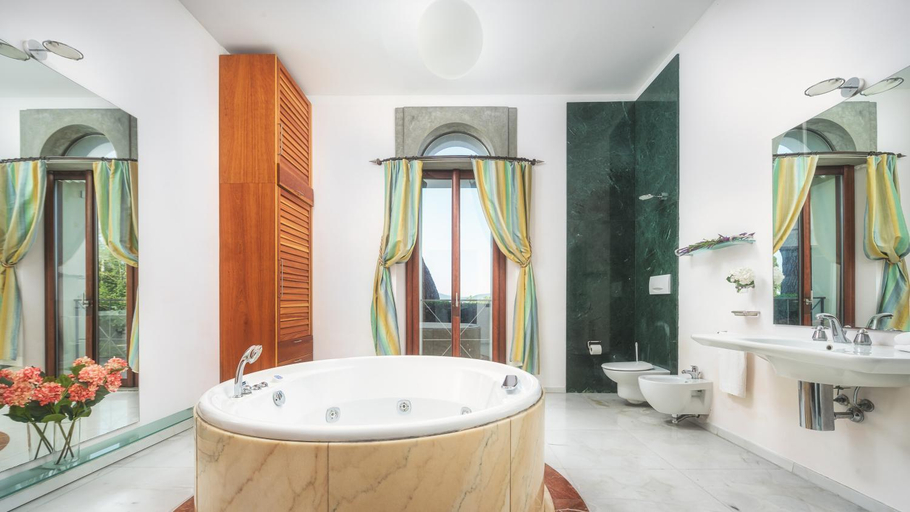 Bathroom 4, VILLA CROCI 12, Emma Villas, Grosseto