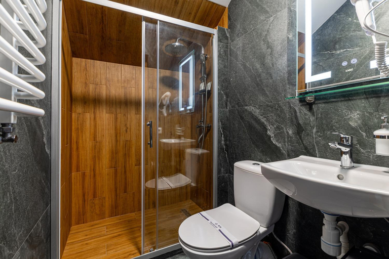 Bathroom 3, Family Residence, Iaremchans'ka
