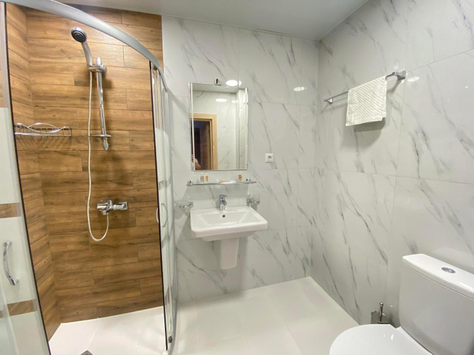 Bathroom 4, The Green Paradise Apartments, Primorsko