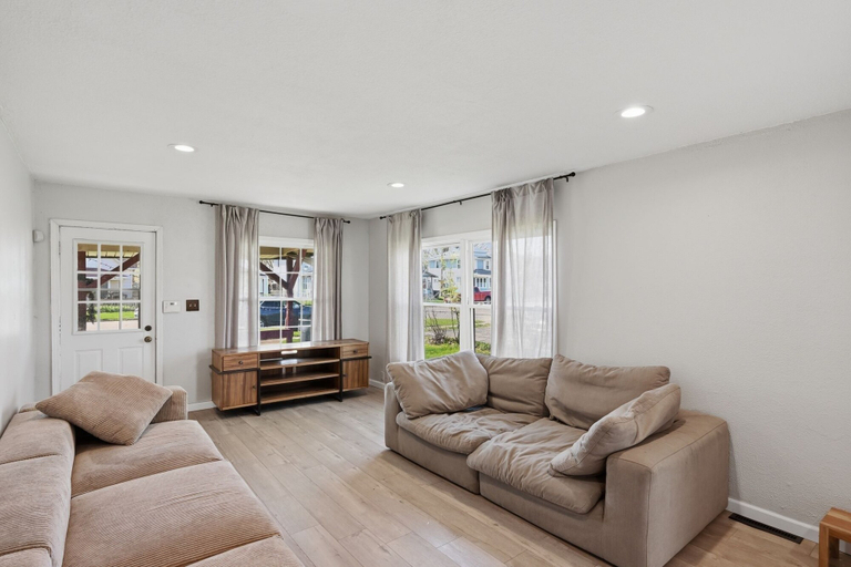 Living area 3, 5 Min to Notre Dame: Private Garage - Pet Friendly, Saint Joseph