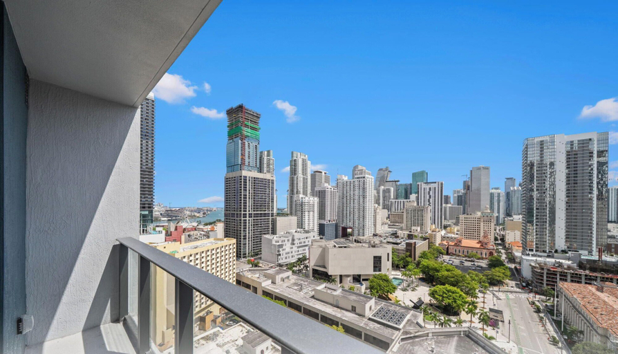 Property grounds, Downtown Miami near Science&Art Museums, Miami-Dade