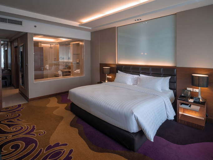 Bedroom 4, The Grand Fourwings Convention Hotel, Bang Kapi