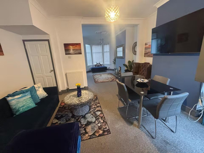 Living area 5, Coastal House Opposite Beach Sleeps 6 Pet Friendly, Southend-on-Sea