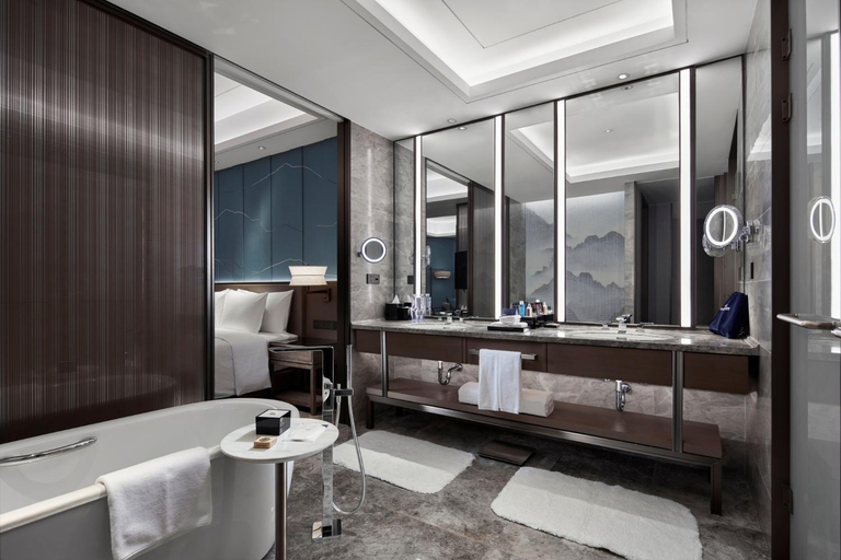 Bathroom 2, Steigenberger Hotel SUNAC Kunming, Kunming