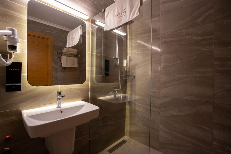 Bathroom 2, FIFTY5 Suite Hotel, Marmaris