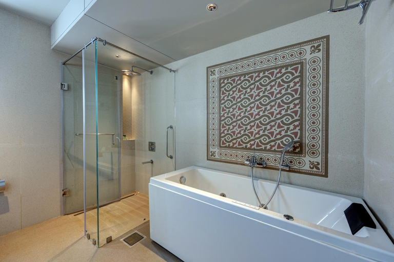Bathroom 5, Ramsukh Resorts and Spa, Satara