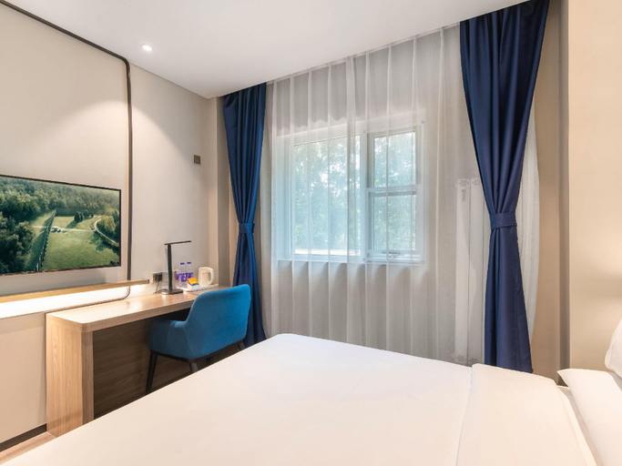 Bedroom 2, 7 Days Premium Hotel Jiaozuo Railway Station Jianshe Road, Jiaozuo