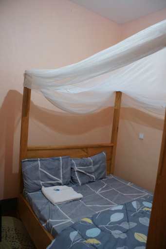 Room 5, Tuvela Safari Park, Meru