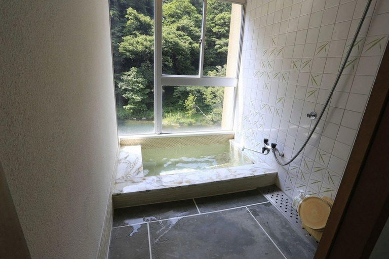 Bathroom 4, Aburaya, Maniwa
