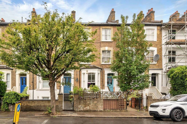 Room 5, Chic One-bedroom Apartment in London, London