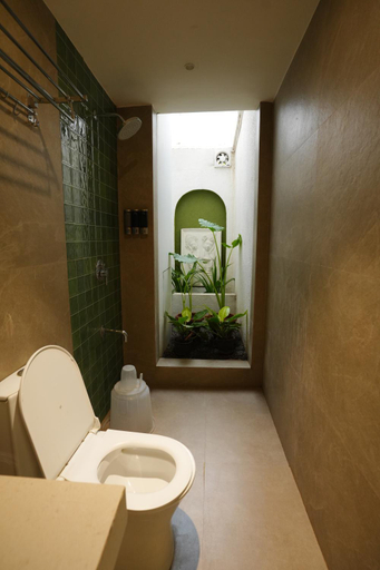 Bathroom 3, Bougainvillea Boutique Beach House, Raigarh