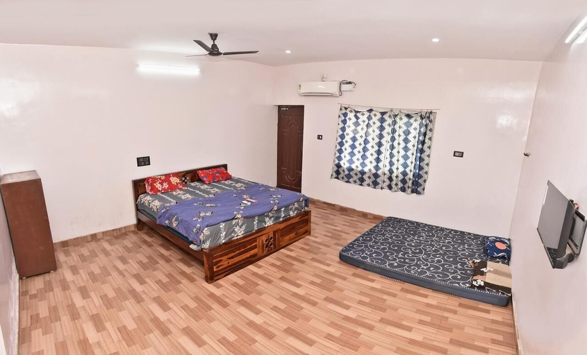 Room 2, Satish Guest House, Kancheepuram