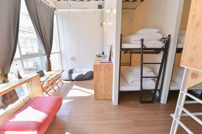Bedroom 4, Chillulu Coffee & Hostel, Yokohama