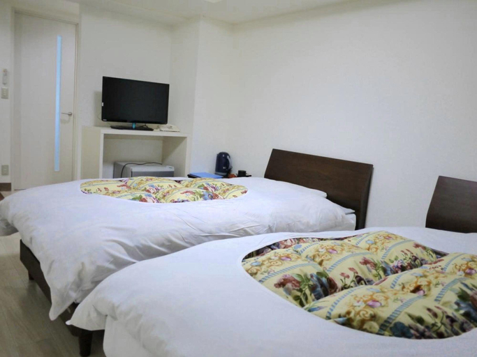 Bedroom 3, Guesthouse 66, Kakuda