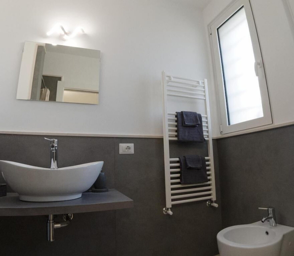Bathroom 4, B&B Milena, Bari