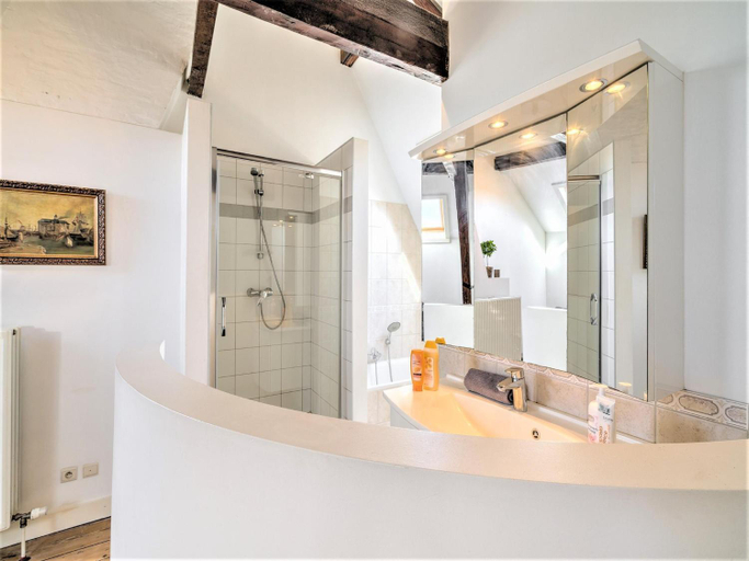 Bathroom 2, Deluxe Capital Street Stay for 12, Antwerpen