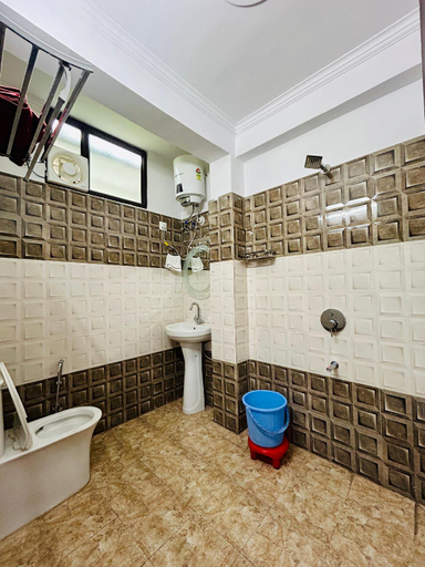 Bathroom 3, Green Valley Hotel & Restaurant, Garhwal