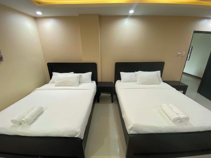Room 5, Collection O Weber Hotel, Liloan