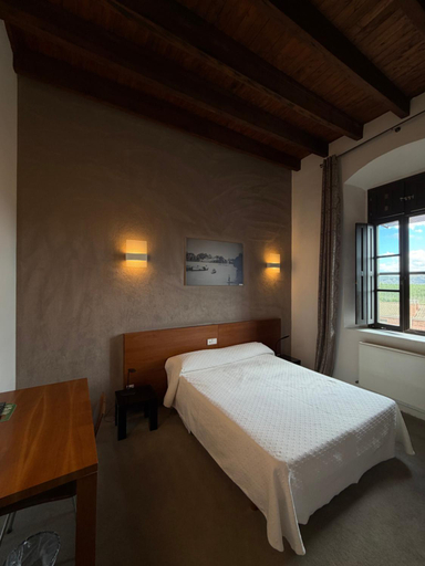 Bedroom 3, Hospederia de Alesves, Navarra
