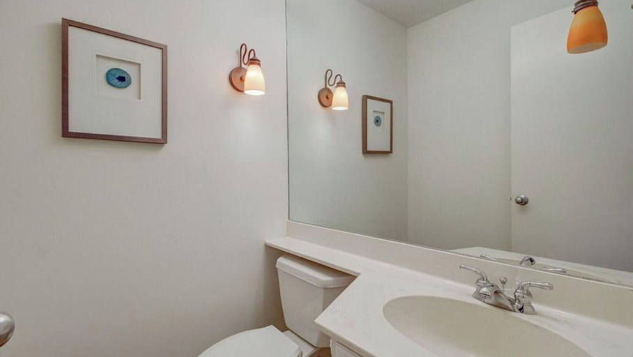 Interior 3, 1405 Ocean Club by Avantstay Oceanfront Home w/ Shared Pool, Charleston