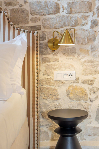 Room 4, Heritage Boutique apartment with terrace, Kaštela