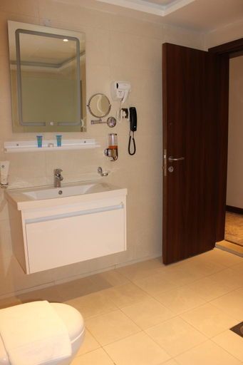 Bathroom, Dolphin Continental Hotel, Salmiya