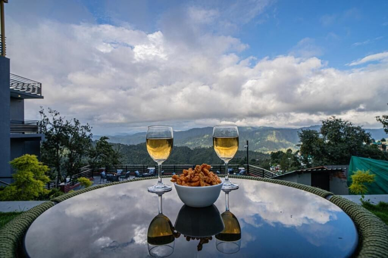 Outdoor dining 4, Alaya Stays Trios Top Apartment, Nainital