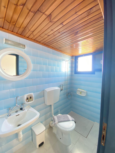 Bathroom 5, Gigilos, Crete