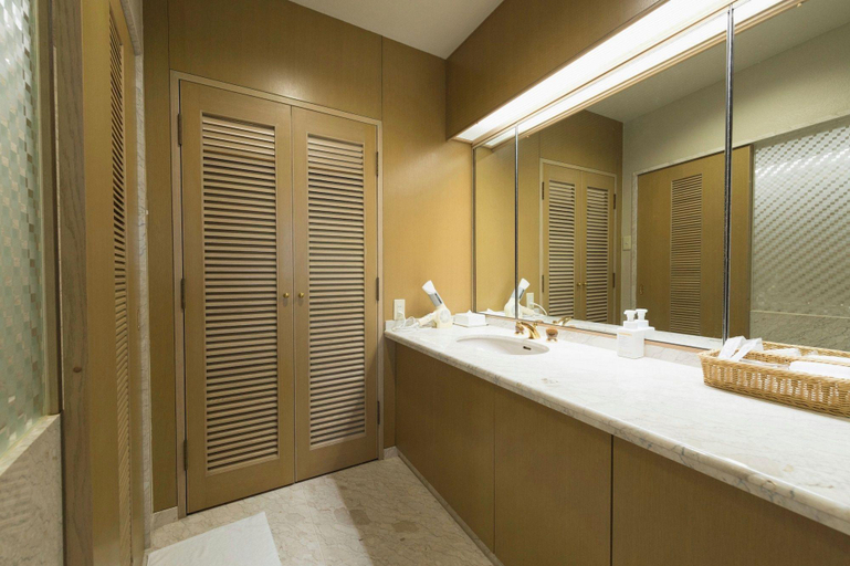 Bathroom 4, Southern links resort hotel, Yaese