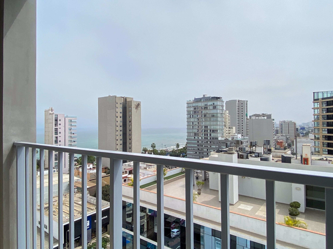 Room 2, w Upscale 2BR w Balcony View in Miraflores, Lima