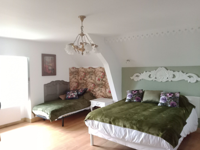 Bedroom 3, VILLA SAINT-PIERRE, Vienne